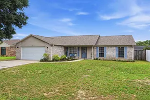207 Secretariat Dr, Crestview, FL 32539 - Photo 2