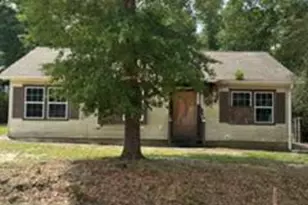 127 W Orange Blossom Ave, Defuniak Springs, FL 32433 - Photo 1