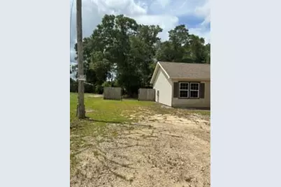 127 W Orange Blossom Avenue, Defuniak Springs, FL 32433 - Photo 2
