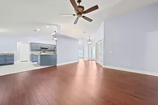 2386 Sherwood Dr, Navarre, FL 32566 - Photo 12
