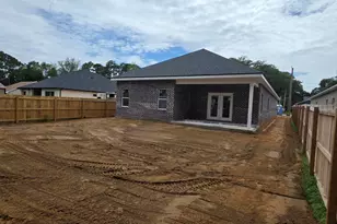 1913 Redwood Ave, Niceville, FL 32578 - Photo 10