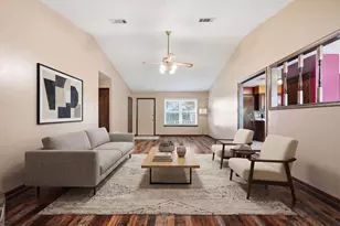 574 Peppertree Ln, Pensacola, FL 32506 - Photo 2