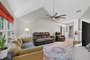 519 E Timberlake Dr, Mary Esther, FL 32569 - Photo 2
