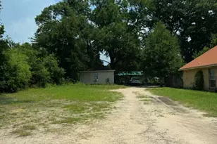 692B Williams Ave, Crestview, FL 32539 - Photo 1