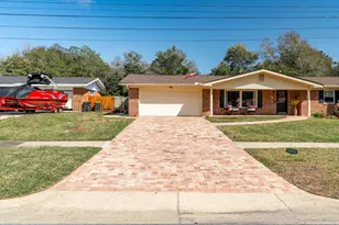666 NE Fairway Ave, Fort Walton Beach, FL 32547 - Photo 1