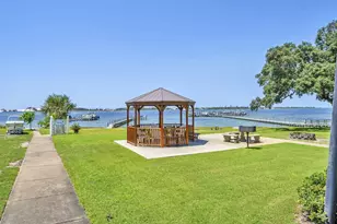 511 Fallin Water Dr, Mary Esther, FL 32569 - Photo 54