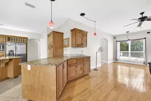 511 Fallin Water Dr, Mary Esther, FL 32569 - Photo 12