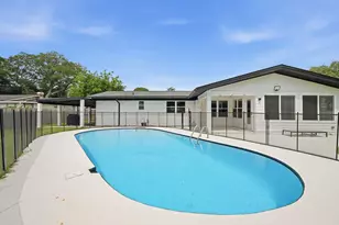 618 NE Country Club Ave, Fort Walton Beach, FL 32547 - Photo 4