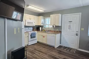 17214 Front Beach Rd, Panama City Beach, FL 32413 - Photo 6