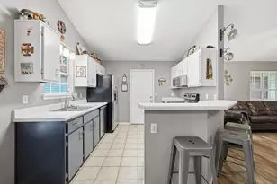 181 Wright Cir, Niceville, FL 32578 - Photo 16