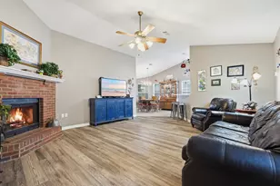 181 Wright Cir, Niceville, FL 32578 - Photo 10