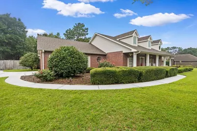 2555 Holley Place, Navarre, FL 32566 - Photo 4