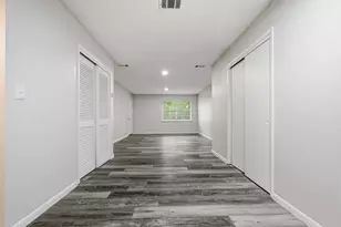 609 Colonial Dr, Fort Walton Beach, FL 32547 - Photo 2