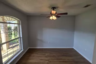 10020 Parker Lake Cir, Navarre, FL 32566 - Photo 14