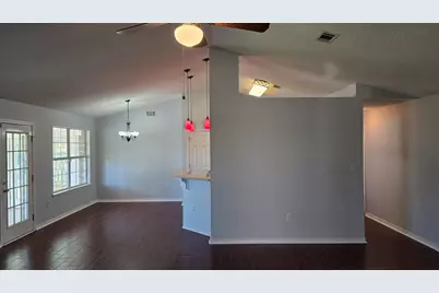 10020 Parker Lake Circle, Navarre, FL 32566 - Photo 6