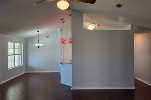 10020 Parker Lake Cir, Navarre, FL 32566 - Photo 6
