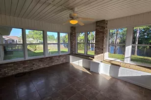 10020 Parker Lake Cir, Navarre, FL 32566 - Photo 28