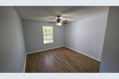 10020 Parker Lake Circle, Navarre, FL 32566 - Photo 20