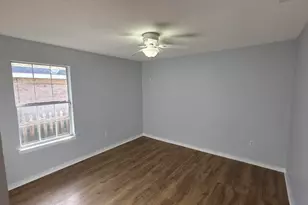 10020 Parker Lake Cir, Navarre, FL 32566 - Photo 16