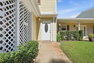 229 Shalimar Dr, Shalimar, FL 32579 - Photo 4
