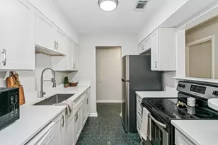 72 8th St, Shalimar, FL 32579 - Photo 2
