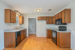 1704 Ivy Ave, Niceville, FL 32578 - Photo 8