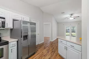 1945 Aurora Dr, Navarre, FL 32566 - Photo 8