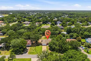 1945 Aurora Dr, Navarre, FL 32566 - Photo 46