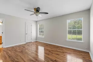1945 Aurora Dr, Navarre, FL 32566 - Photo 32