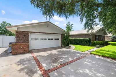 21 Pebble Beach Drive, Shalimar, FL 32579 - Photo 1