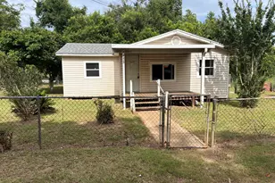 2420 N U St, Pensacola, FL 32505 - Photo 1