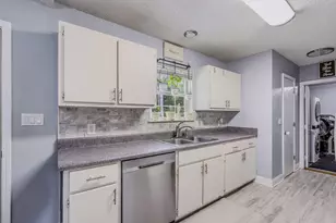 303 Runnymeade Dr, Crestview, FL 32539 - Photo 10