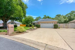 34 Hillcrest Dr, Shalimar, FL 32579 - Photo 2