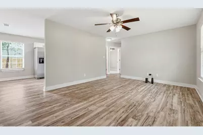 254 E Iris Lane, Defuniak Springs, FL 32433 - Photo 4
