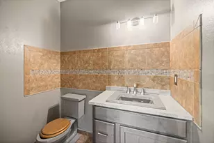 409 Hart St, Niceville, FL 32578 - Photo 10