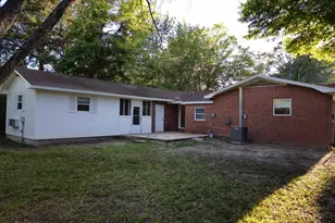 101 Blaylock St, Crestview, FL 32539 - Photo 4