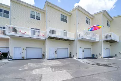1440 Paradise Point Drive #UNIT 4, Navarre, FL 32566 - Photo 4