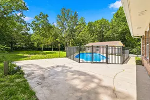 2402 Woodbine Dr, Crestview, FL 32536 - Photo 36