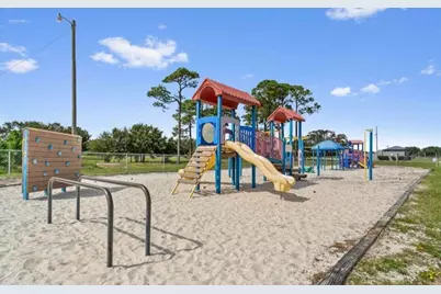 2017 Candlewood Drive, Navarre, FL 32566 - Photo 56