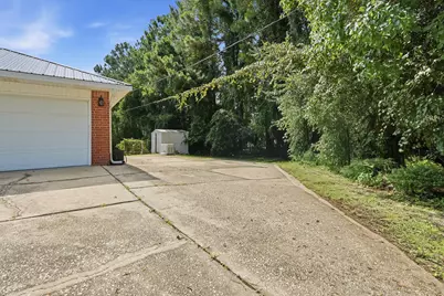 2017 Candlewood Drive, Navarre, FL 32566 - Photo 36