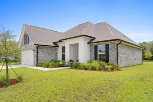 132 E Tweet St, Freeport, FL 32439 - Photo 2