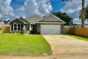 110 Bradford St, Fort Walton Beach, FL 32547 - Photo 1