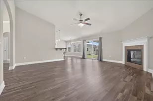 6072 Winchester Cir, Milton, FL 32570 - Photo 4