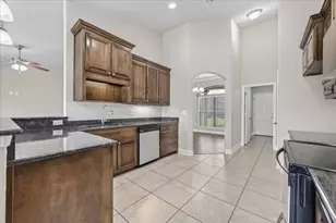 6072 Winchester Cir, Milton, FL 32570 - Photo 6