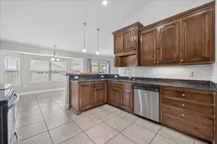 6072 Winchester Cir, Milton, FL 32570 - Photo 8
