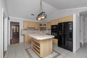 2765 Savannah Ln, Crestview, FL 32539 - Photo 10