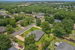 5863 Hunting Meadows Dr, Crestview, FL 32536 - Photo 8