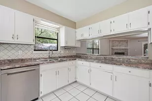 519 Matthew St, Niceville, FL 32578 - Photo 8