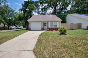 609 E Edney Ave, Crestview, FL 32536 - Photo 28