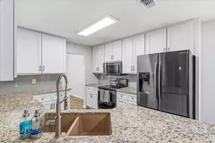 209 Seville Cir, Mary Esther, FL 32569 - Photo 10